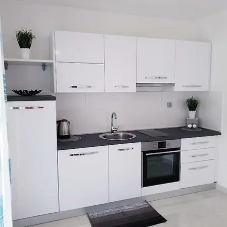Gabi Apartment Grebastica